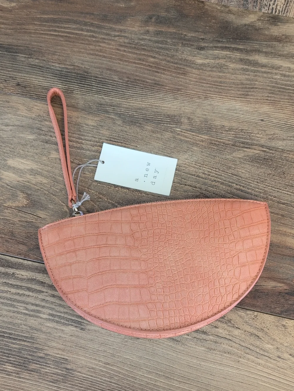 A New Day Coral Croc-Embossed Wristlet Clutch NWT             AB173